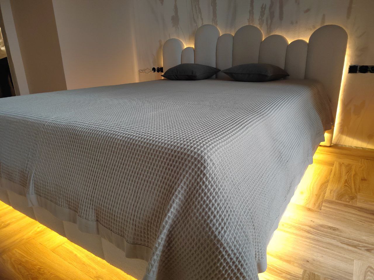 Кровать с подсветкой